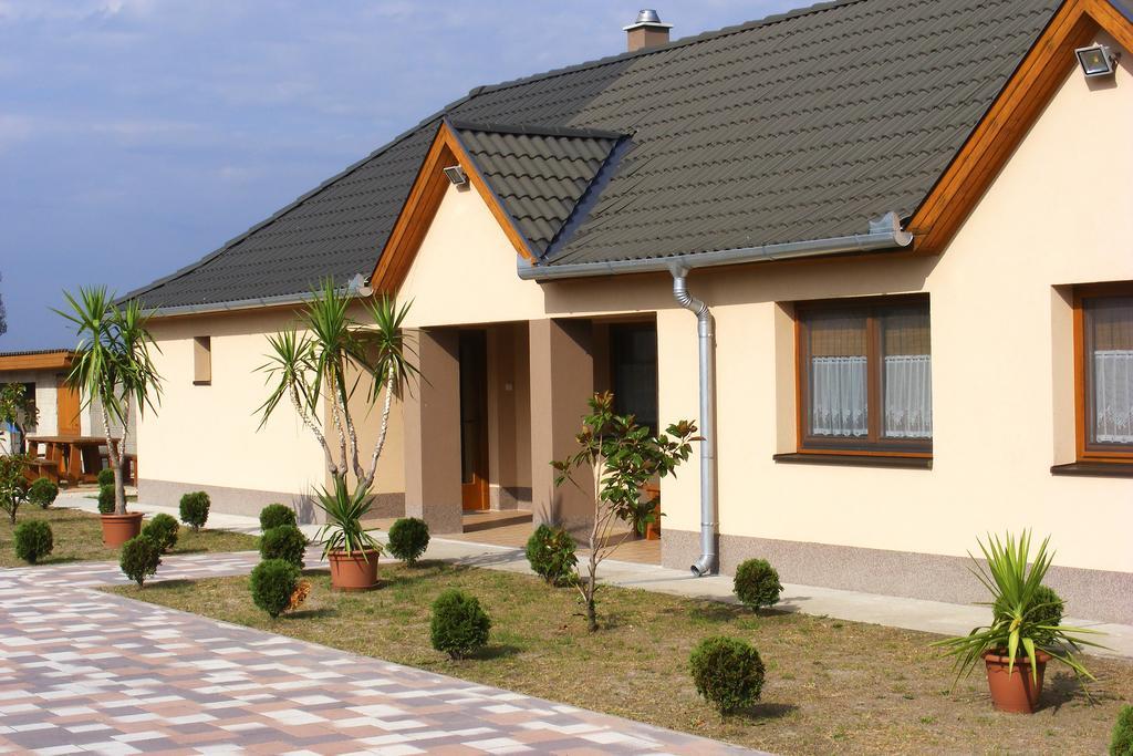 Hotel Szerencsecsillag Vendeghaz Kiskoros Exterior foto