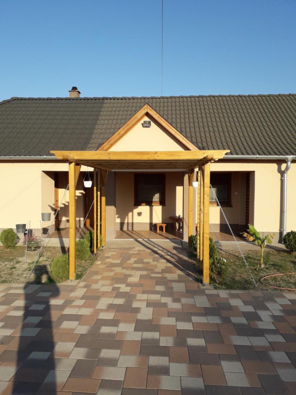 Hotel Szerencsecsillag Vendeghaz Kiskoros Exterior foto